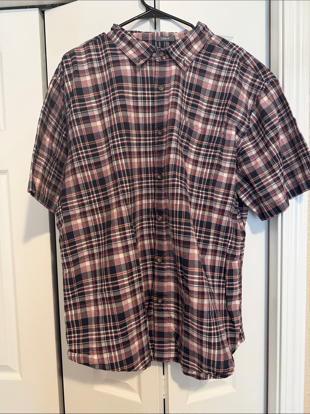 Eddie Bauer Short-Sleeve Plaid Button-Down